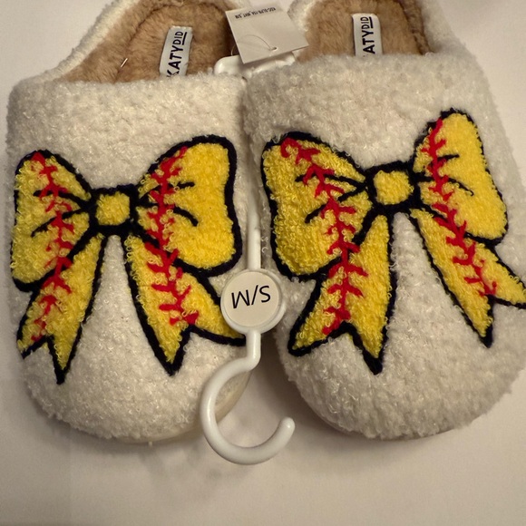 NWT Katydid Softball Bow Slippers - Picture 4 of 6